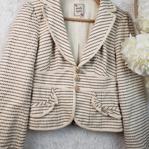 Blazer - Picture 4 of 6